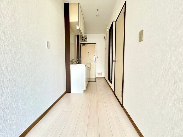 物件内観写真13　(廊下)
