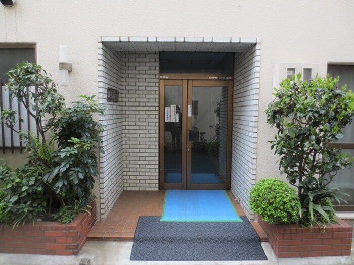 物件外観写真3　(エントランス部分)