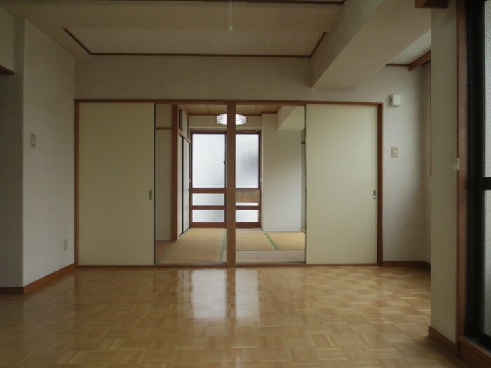 物件内観写真13　(居室)