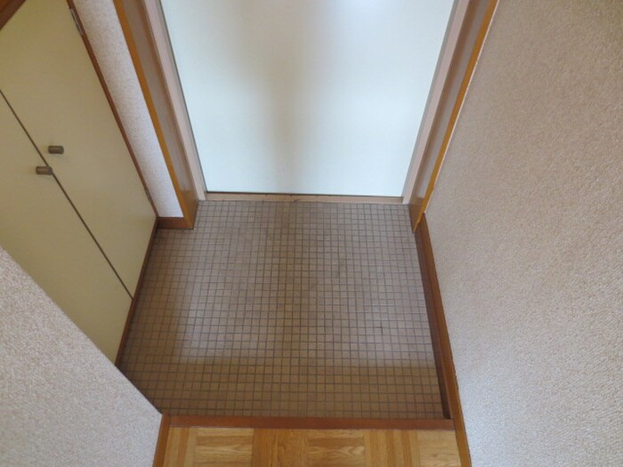 物件内観写真19　(玄関)