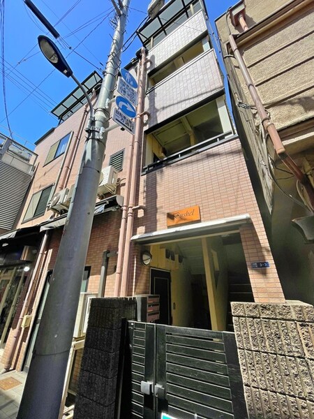 ブッシェル外観写真
