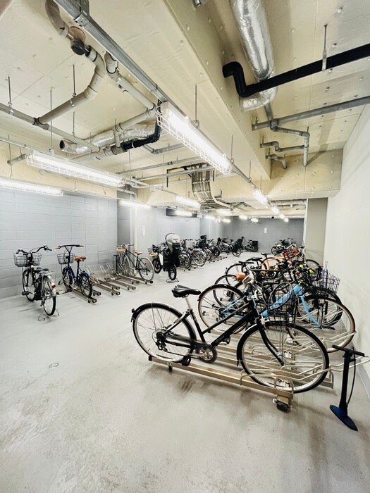 物件外観写真5　(駐輪場)