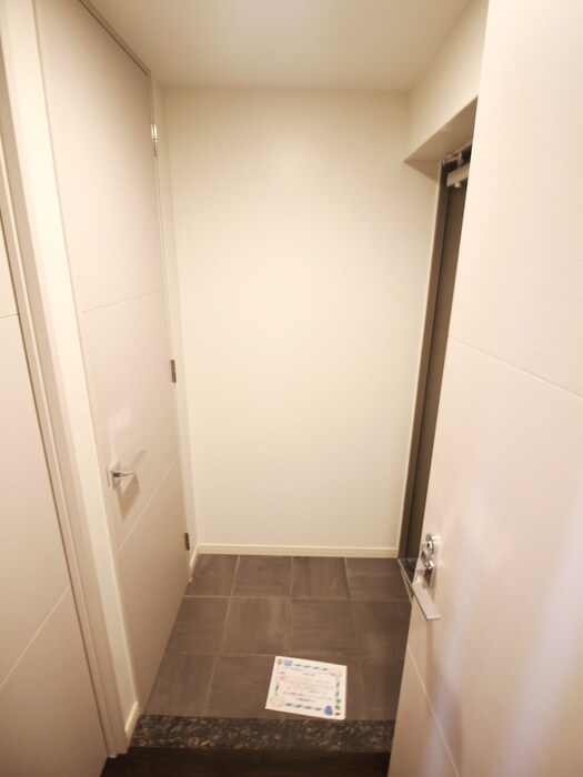 物件内観写真17　(玄関)