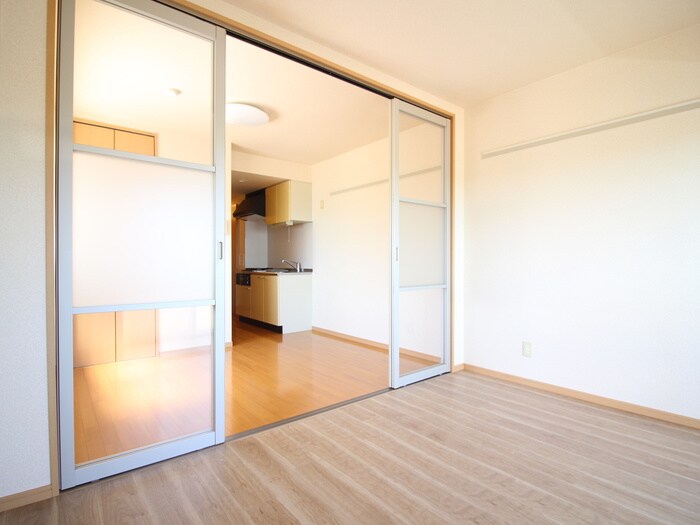 物件内観写真8　(居室)