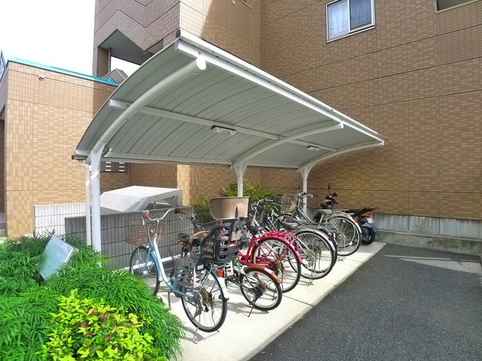 物件外観写真3　(駐輪場)
