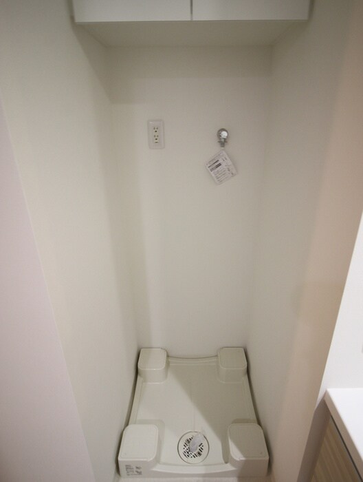 物件内観写真8　(洗濯機置場)