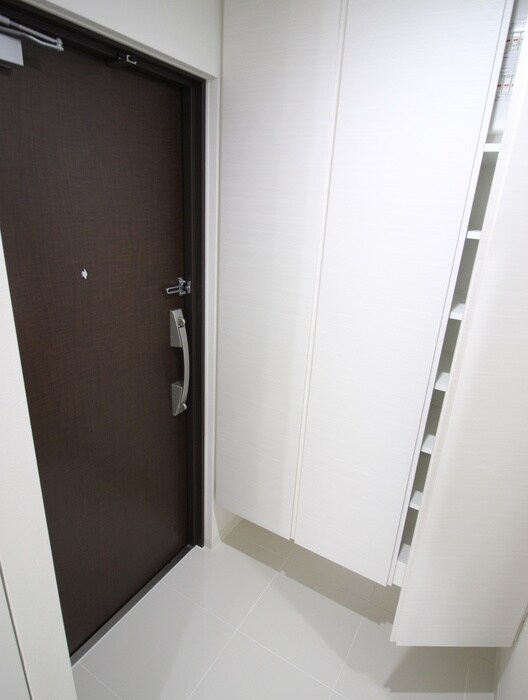 物件内観写真11　(玄関)