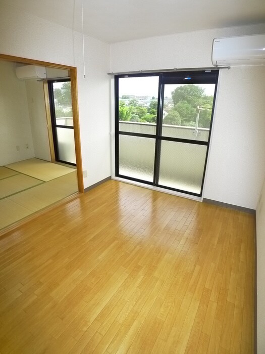 物件内観写真8　(居室)