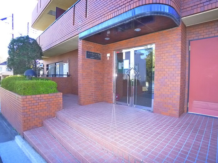 物件外観写真5　(エントランス部分)