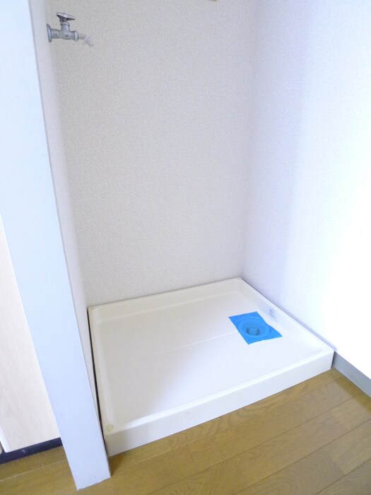 物件内観写真17　(洗濯機置場)