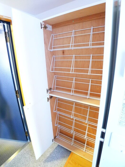 物件内観写真9　(靴箱)