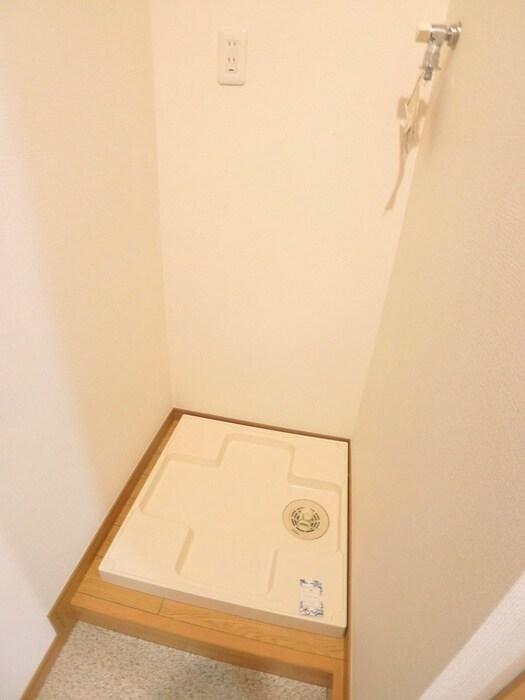 物件内観写真17　(洗濯機置場)