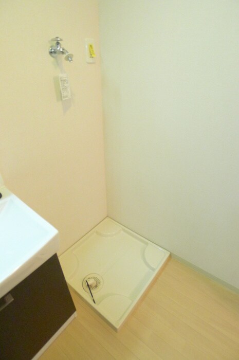 物件内観写真13　(洗濯機置場)