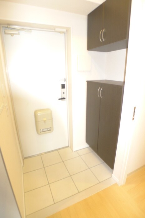 物件内観写真15　(玄関)