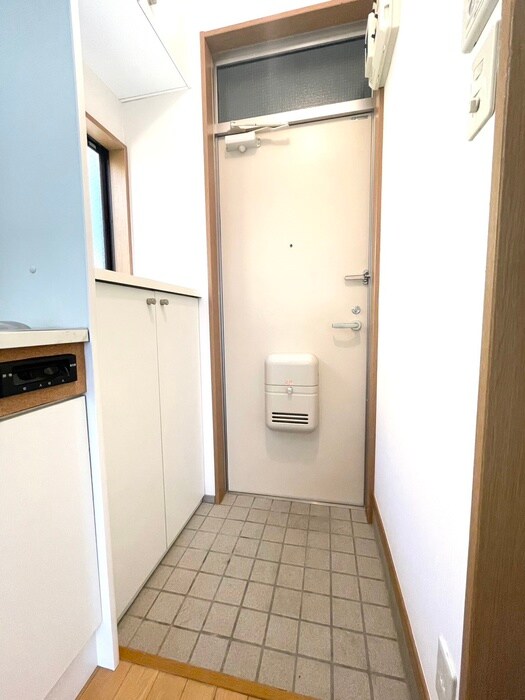 物件内観写真18　(玄関)