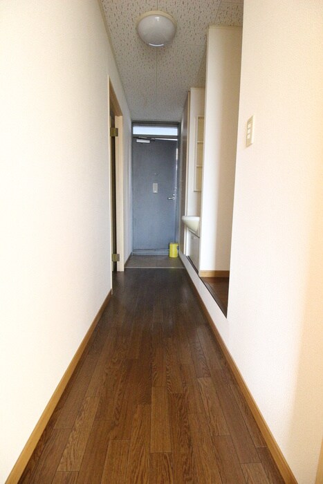 物件内観写真18　(廊下)