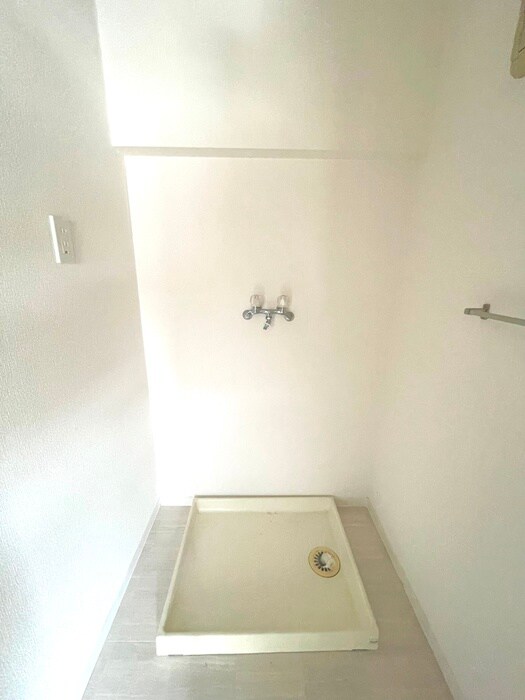 物件内観写真9　(洗濯機置場)