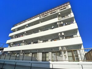オオギロイヤルコート外観写真