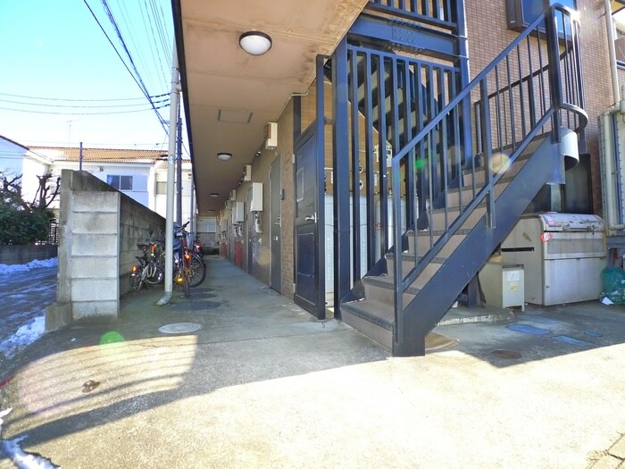 物件外観写真2　(エントランス部分)