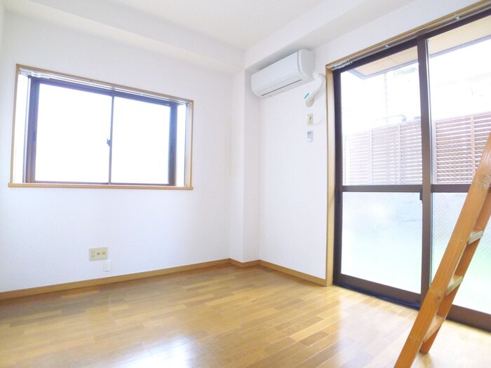 物件内観写真10　(居室)