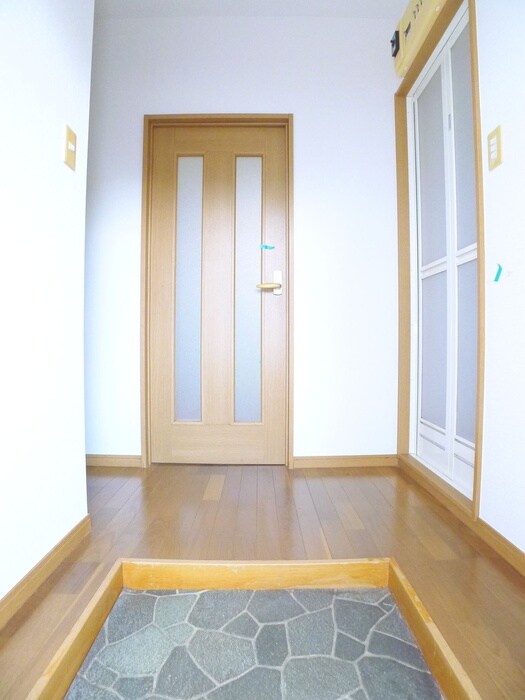 物件内観写真17　(玄関)