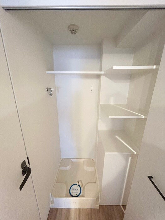 物件内観写真11　(洗濯機置場)