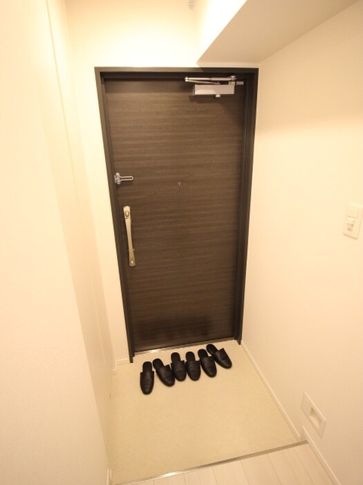 物件内観写真7　(玄関)