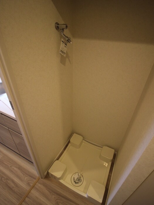 物件内観写真9　(洗濯機置場)