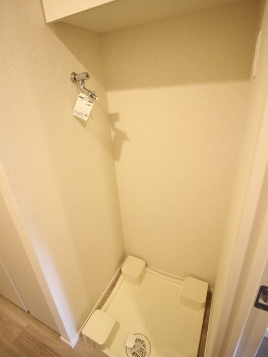 物件内観写真10　(洗濯機置場)