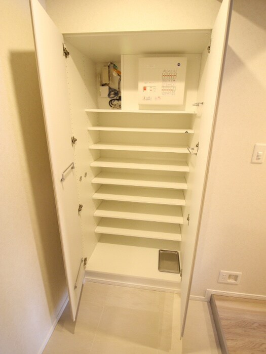 物件内観写真15　(靴箱)