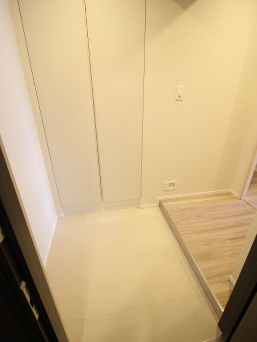 物件内観写真16　(玄関)