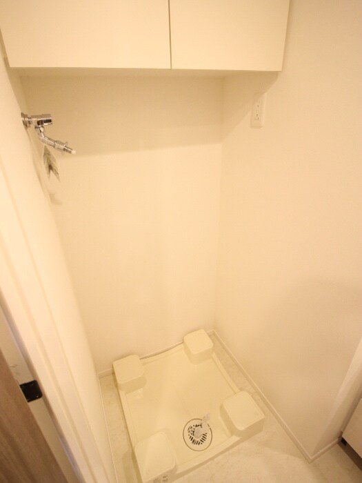 物件内観写真16　(洗濯機置場)