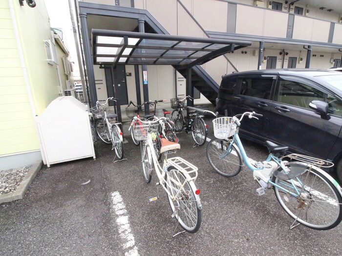 物件外観写真5　(駐輪場)