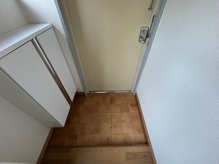 物件内観写真15　(玄関)