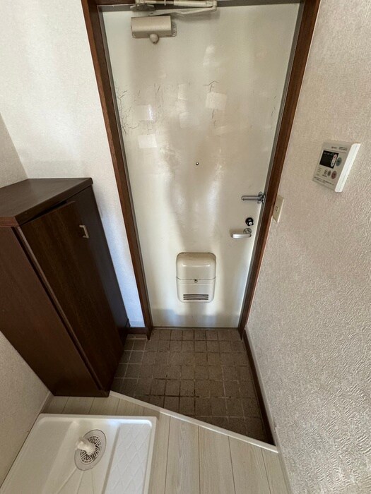 物件内観写真21　(玄関)