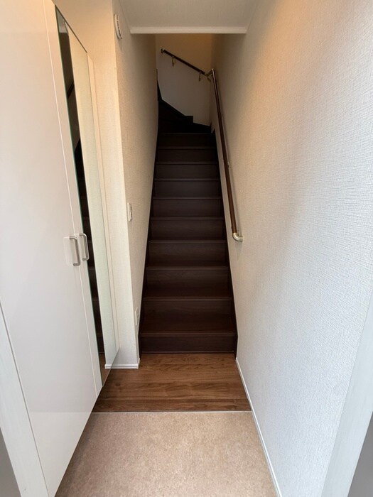 物件内観写真7　(玄関)