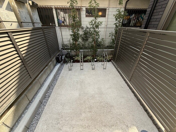 物件外観写真4　(駐輪場)