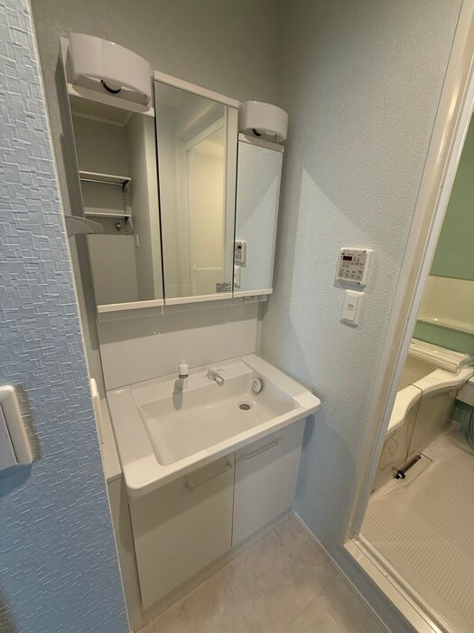 物件内観写真11　(洗面)