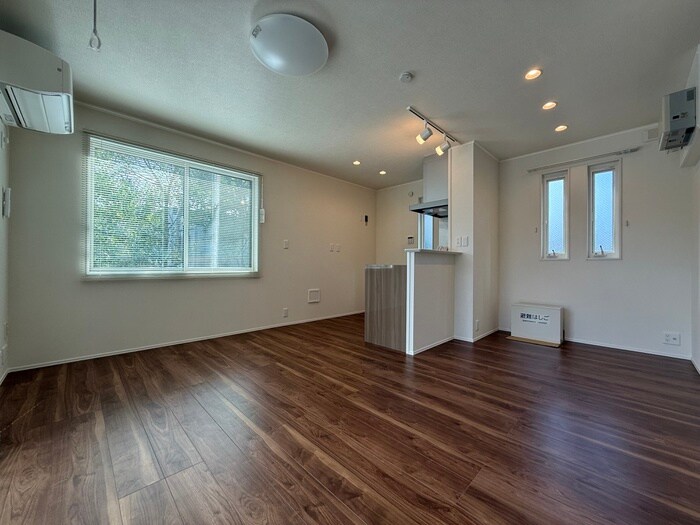 物件内観写真13　(廊下)