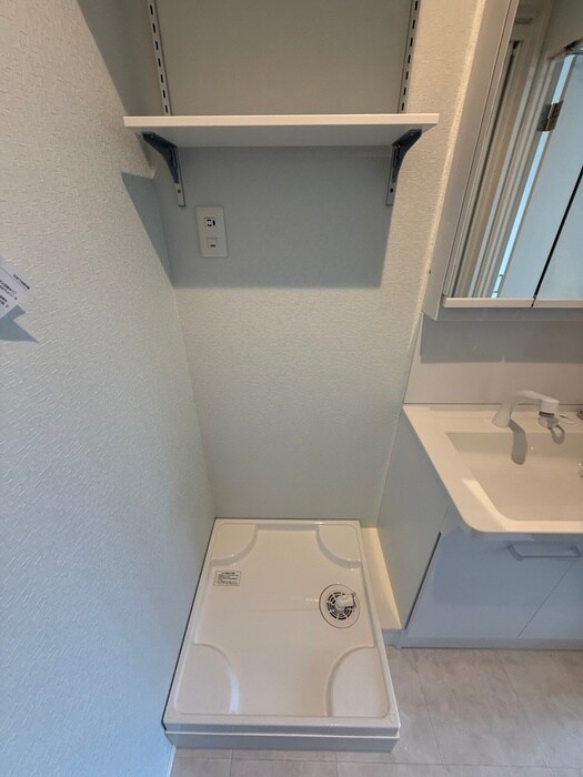 物件内観写真16　(洗濯機置場)