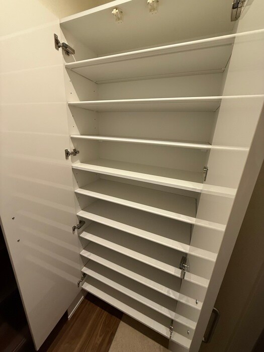 物件内観写真18　(靴箱)