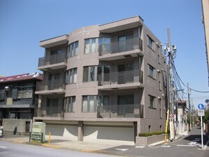 ラヴィエ目白台外観写真