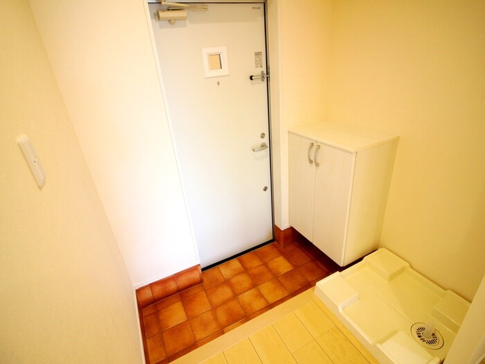 物件内観写真16　(玄関)