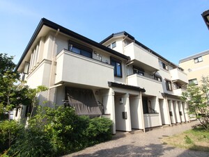 Halcyon Place F棟外観写真