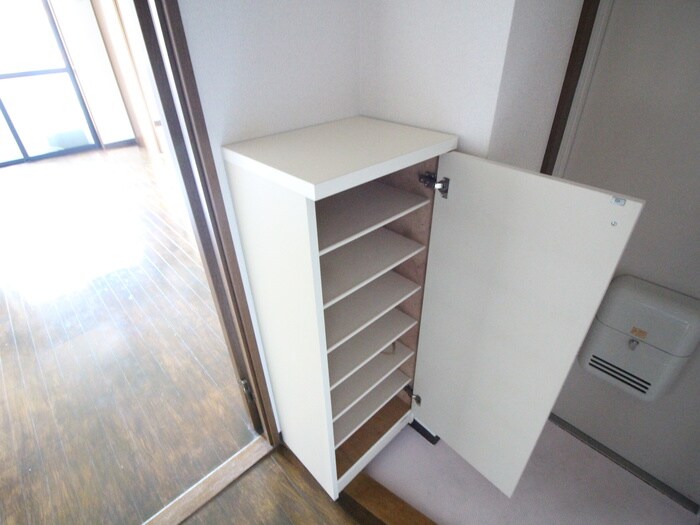物件内観写真15　(靴箱)