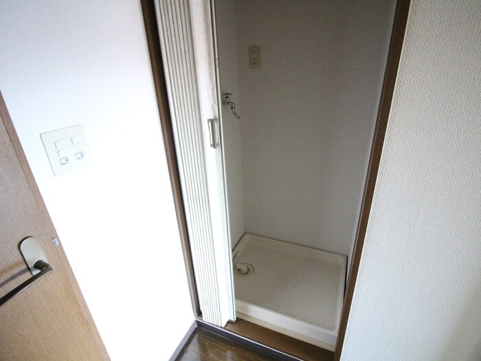 物件内観写真17　(洗濯機置場)