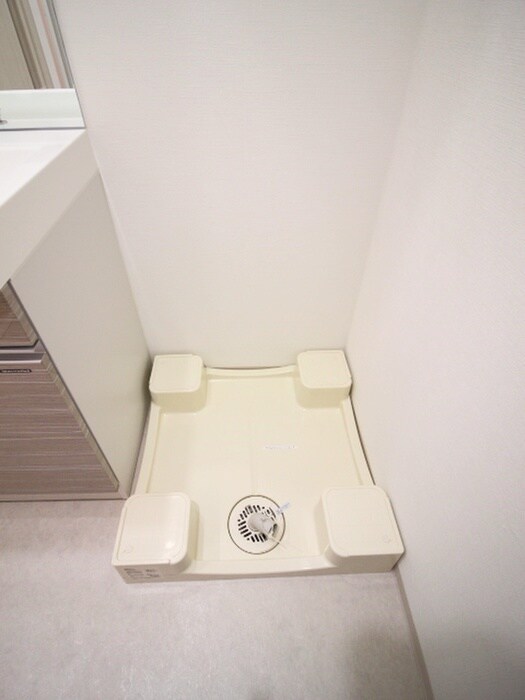 物件内観写真16　(洗濯機置場)