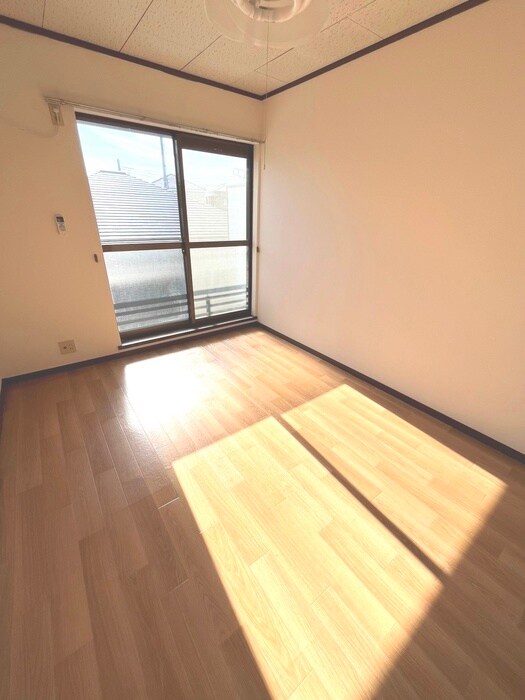 物件内観写真9　(居室)