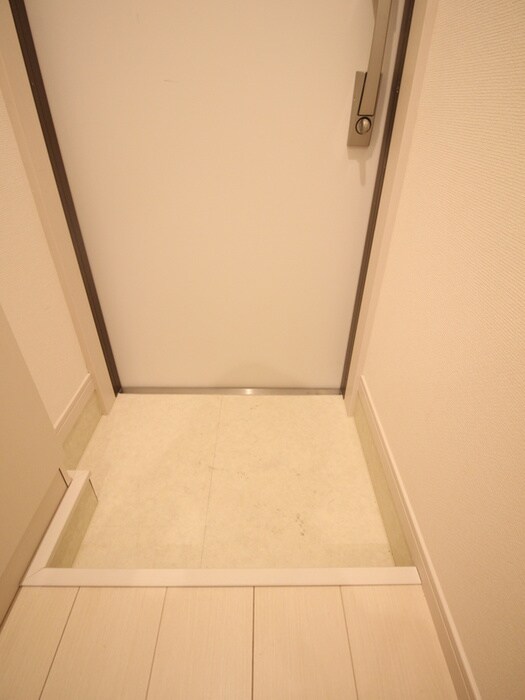 物件内観写真7　(玄関)