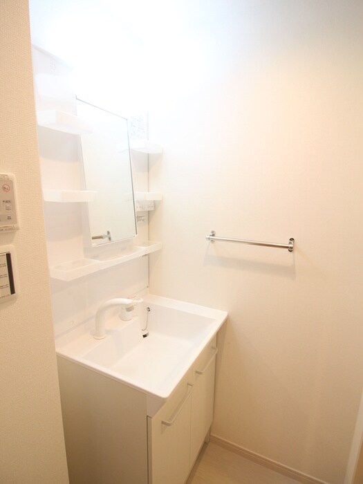 物件内観写真10　(洗面)